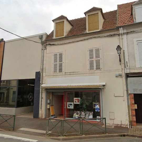  CHEVALIER IMMOBILIER : Immeuble | SAINT-AMAND-MONTROND (18200) | 161 m2 | 76 000 € 