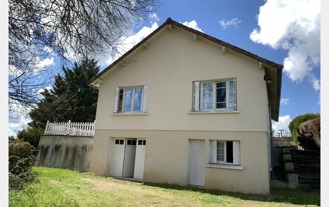 CHEVALIER IMMOBILIER : Maison / Villa | SAINT-AMAND-MONTROND (18200) | 110 m2 | 78 500 € 