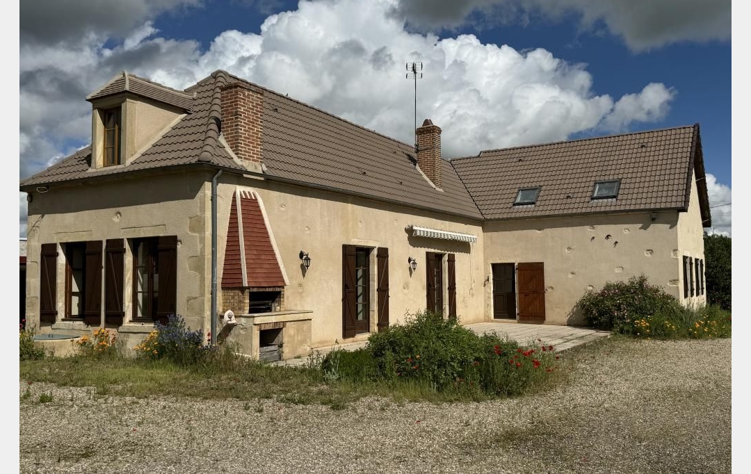 CHEVALIER IMMOBILIER : Maison / Villa | SAINT-AMAND-MONTROND (18200) | 167 m2 | 252 000 € 