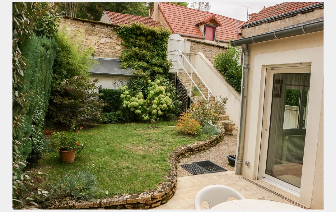 CHEVALIER IMMOBILIER : House | SAINT-AMAND-MONTROND (18200) | 166 m2 | 165 000 € 