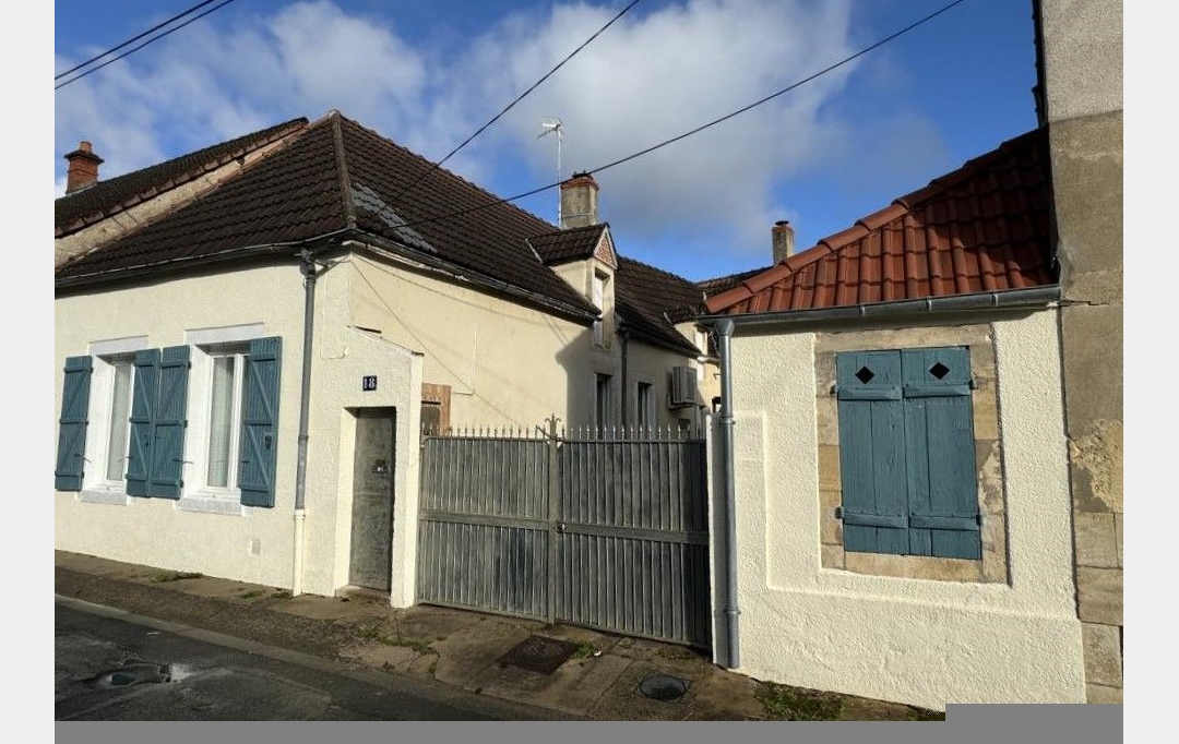 CHEVALIER IMMOBILIER : House | SAINT-AMAND-MONTROND (18200) | 99 m2 | 117 000 € 