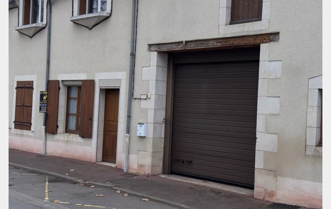 CHEVALIER IMMOBILIER : House | SAINT-AMAND-MONTROND (18200) | 147 m2 | 108 000 € 